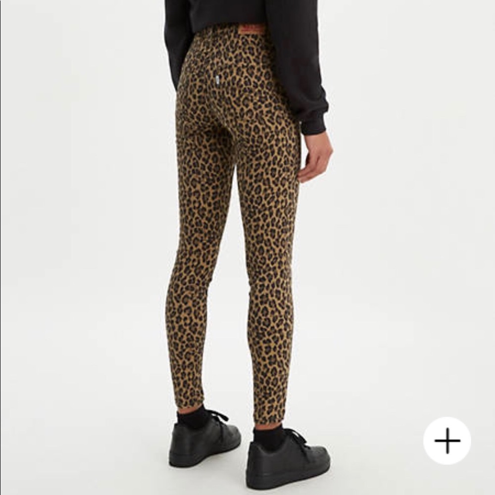 Levi leopard pants